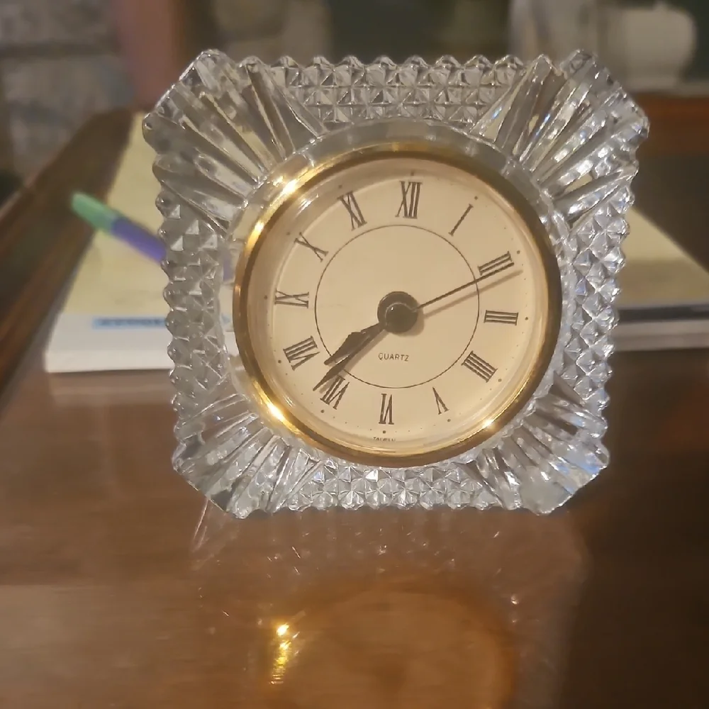 Elegant Crystal Table Clock with Gold Accents